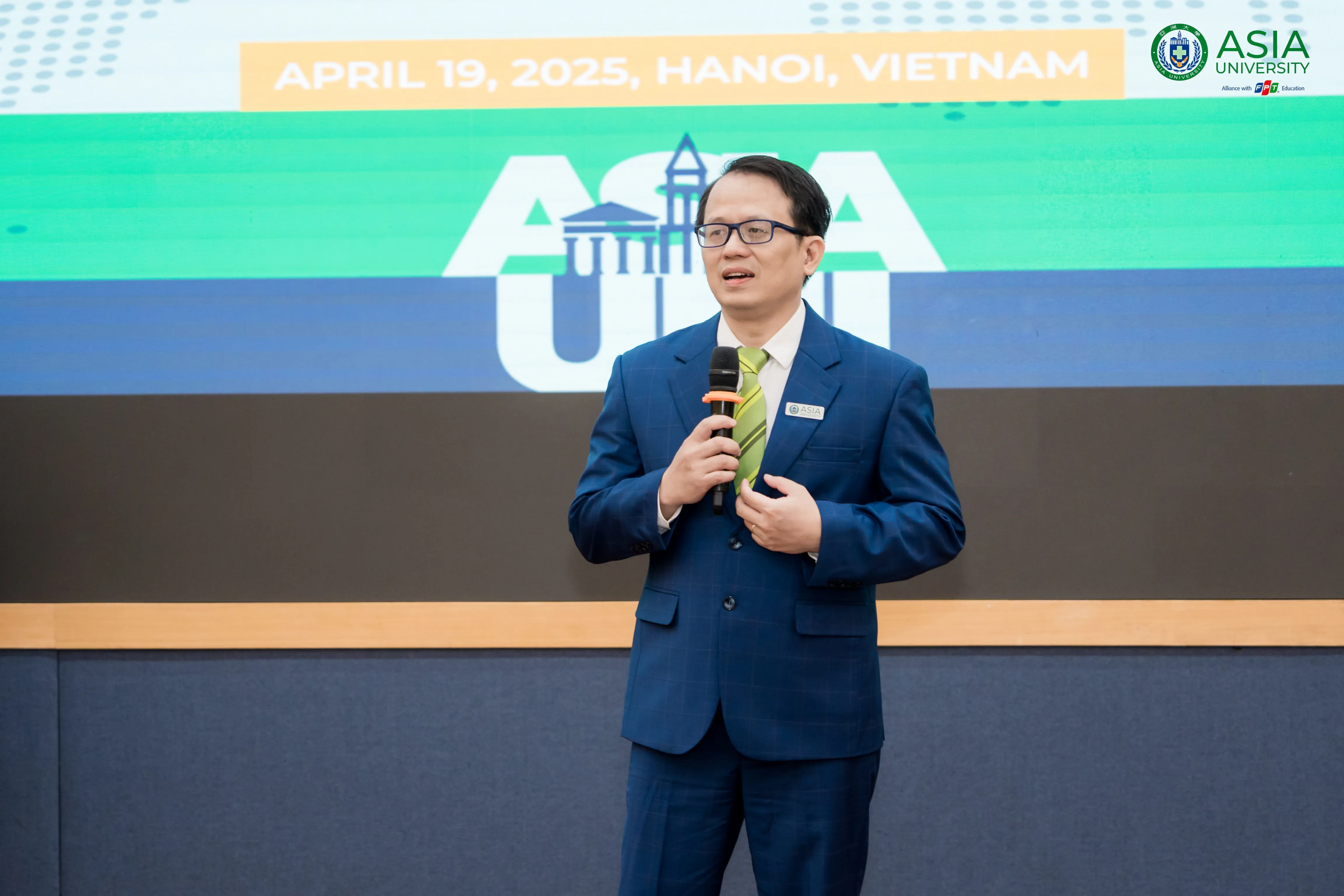 According to Dr. Hoang Viet Ha, representative of FPT, semiconductors and artificial intelligence (AI) are shaping the future, and Vietnam has a great opportunity to integrate into the global value chain