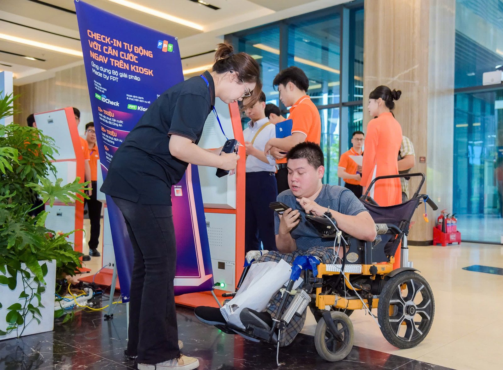 Ngay từ rất sớm, các đại biểu đã có mặt tại trụ sở FPT để tham dự Đại Hội Cổ Đông