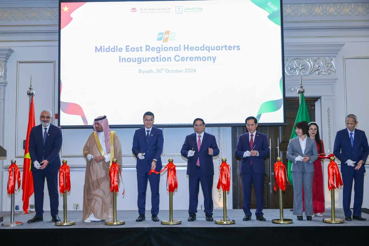 FPT inaugurated its Middle East regional headquarters in Riyadh, Saudi Arabia, in October 2024 with the presence of Prime Minister Pham Minh Chinh