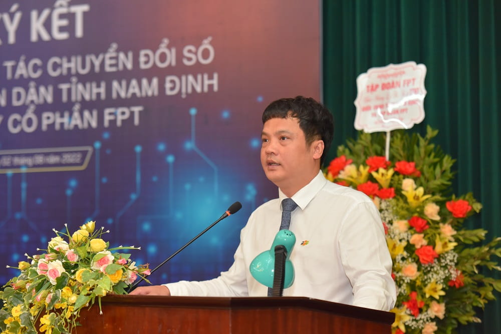 Ông Nguyễn Văn Khoa, Tổng Giám đốc FPT phát biểu tại lễ ký kết