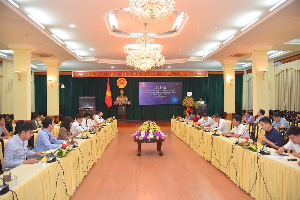 Toàn cảnh lễ ký kết thỏa thuận hợp tác chuyển đổi số giữa tỉnh Nam Định và Tập đoàn FPT