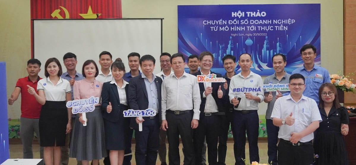 Representatives of FPT and Thanh Hoa businesses at the Seminar