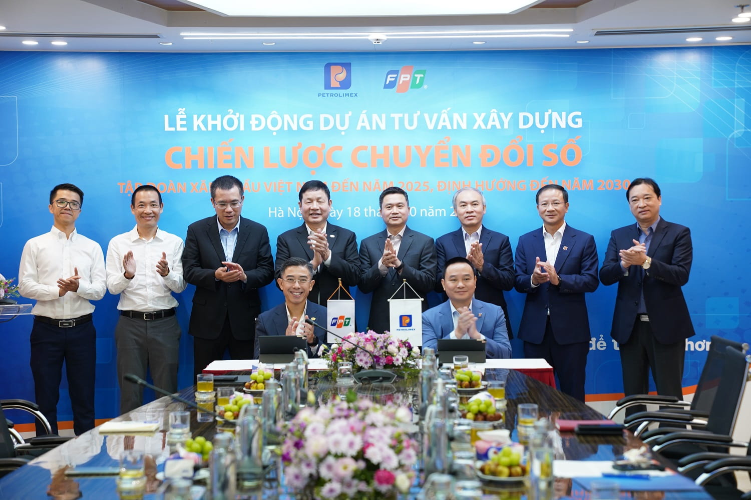 Leaders of Petrolimex and FPT signed the Digital Transformation Consulting Project at Petrolimex's head office