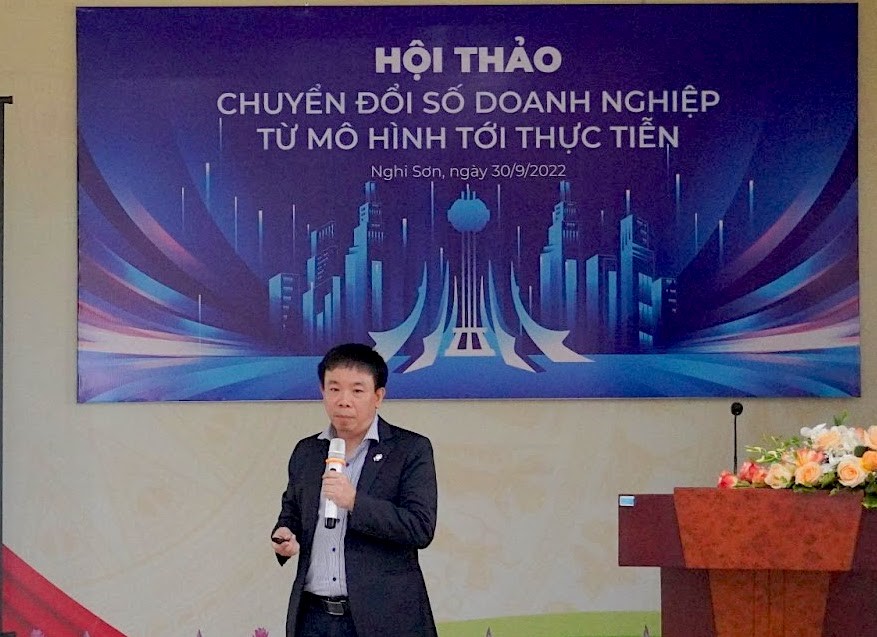 Mr. Dao Gia Hanh, Deputy CTO of FPT IS, shared notable digital transformation trends