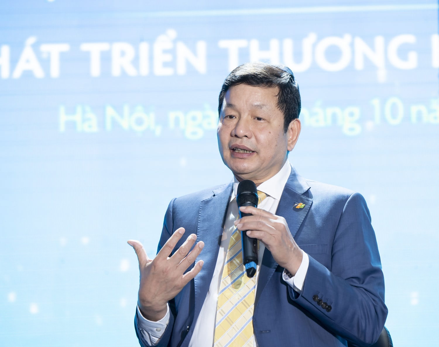 FPT Chairman Truong Gia Binh Chairman at the panel discussion named "Creating & Developing Green Vietnamese Brands"