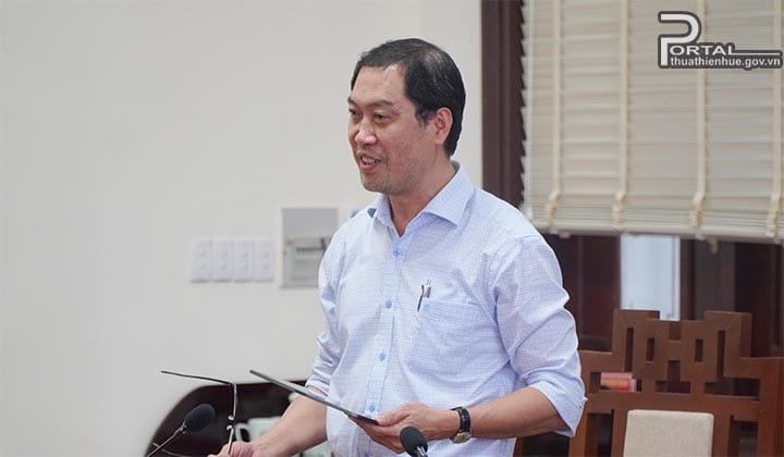 Lãnh đạo Sở Y tế trao đổi tại buổi làm việc