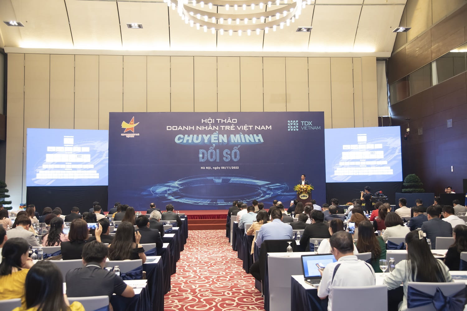 An overview of the "Young Vietnamese Entrepreneurs with Digital Transformation" conference that took place on November 8, 2022