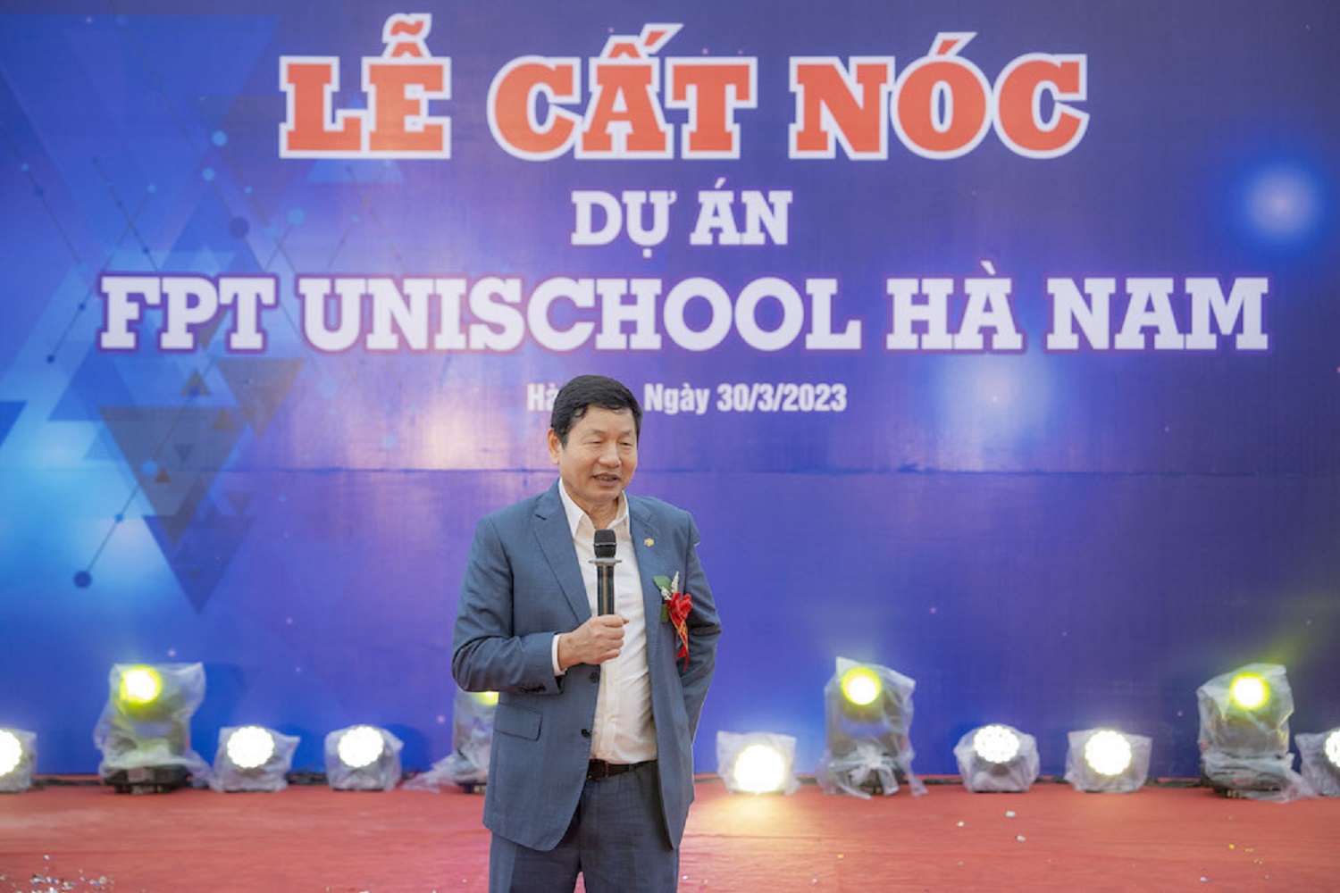 Chairman of FPT Corporation, Mr. Truong Gia Binh, shared the commitment to accompany Ha Nam province