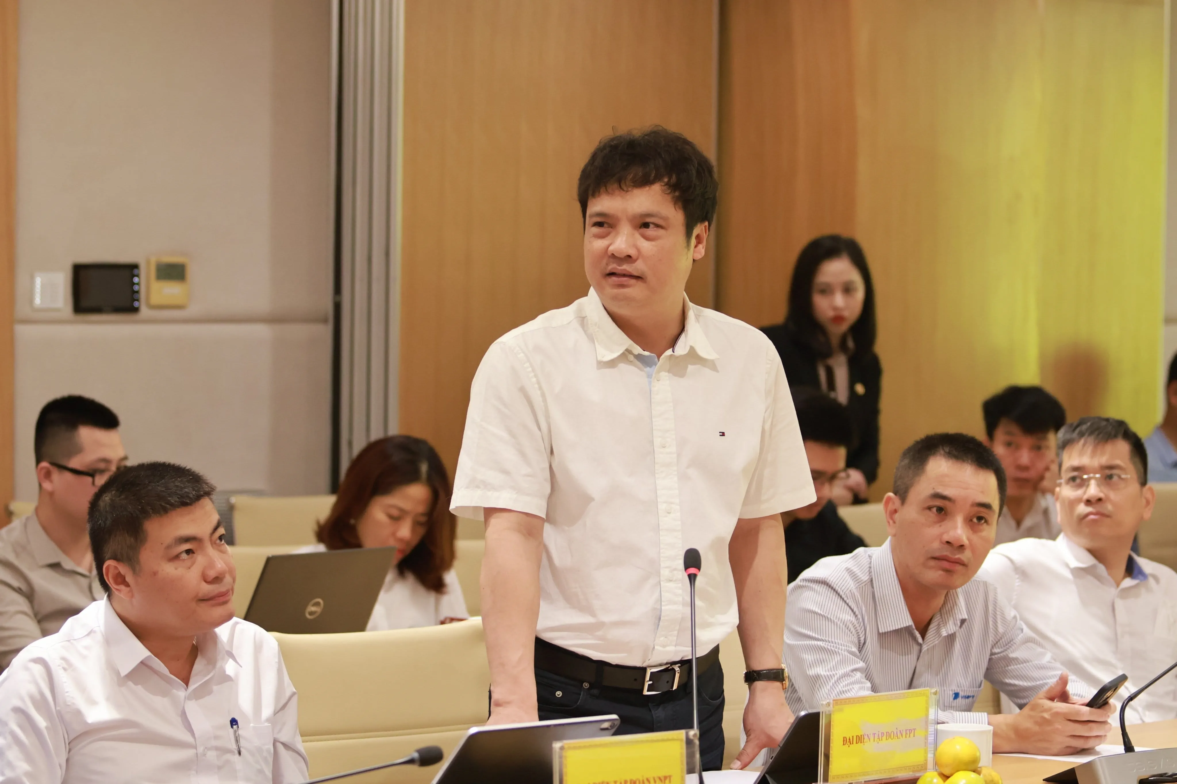 FPT's CEO: "Make-in-Vietnam" products should be fostered from the initial steps."