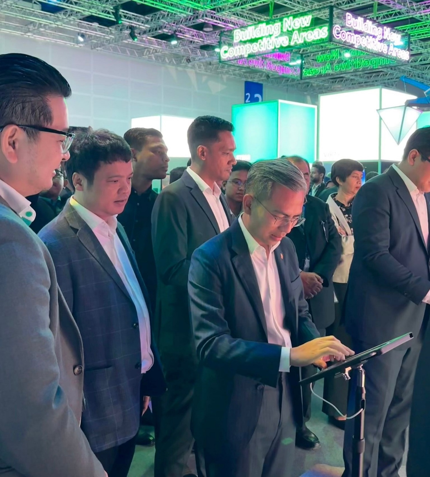 FPT leaders participate "Petronas Digital Day 2023"
