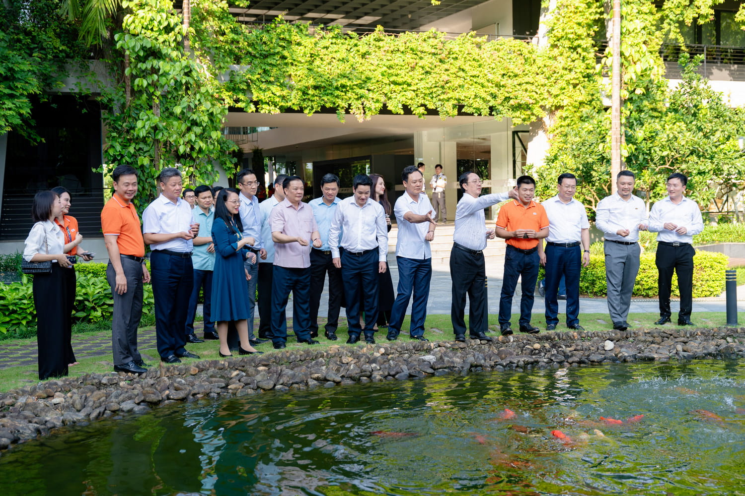 Lanh dao FPT Software gioi thieu ve qua trinh lam viec cua FPT
