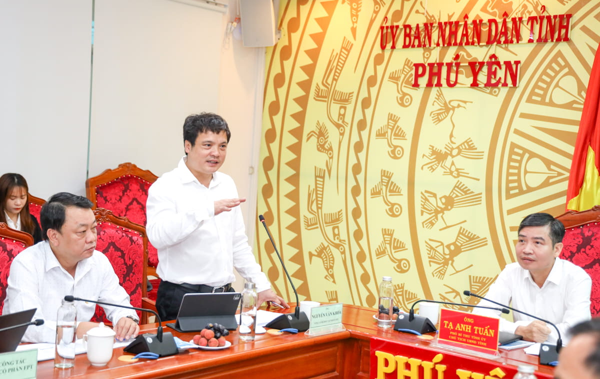 Ong Nguyen Van Khoa TGD FPT phat bieu