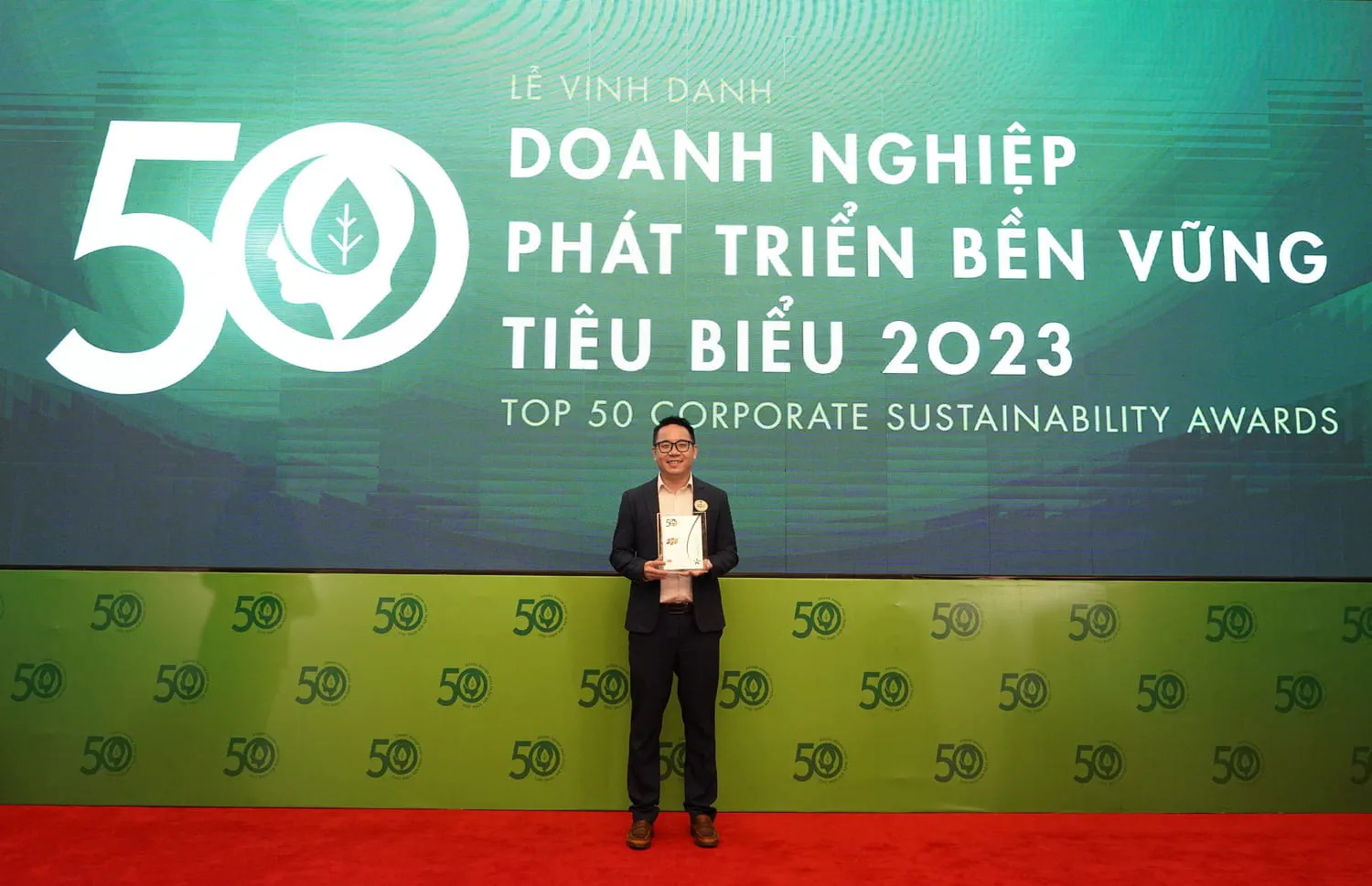 FPT was named among Top Sustainable Development Enterprises of the Year for the second time