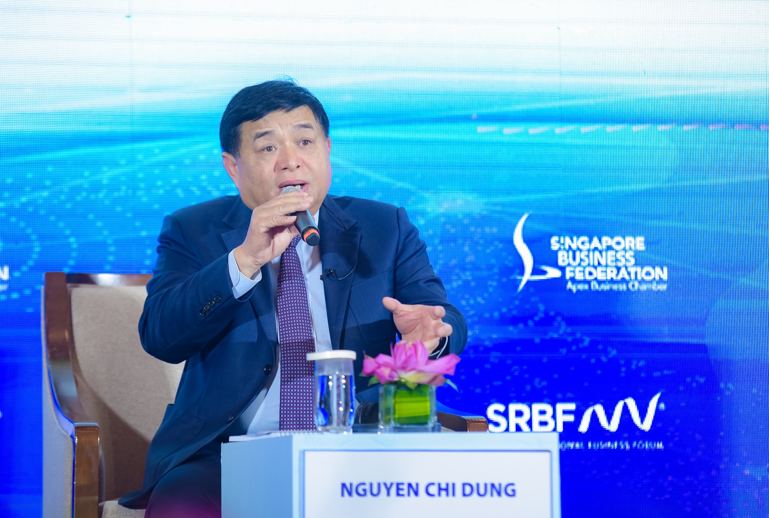 Bộ trưởng Bộ Kế hoạch và Đầu tư Nguyễn Chí Dũng chia sẻ trong phiên Tọa đàm đối thoại với các Bộ trưởng