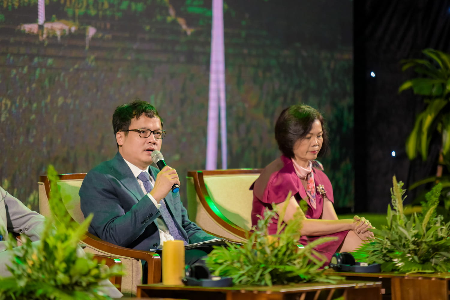 Ong-Nguyen-Van-Khoa-Tong-giam-doc-FPT-chia-se