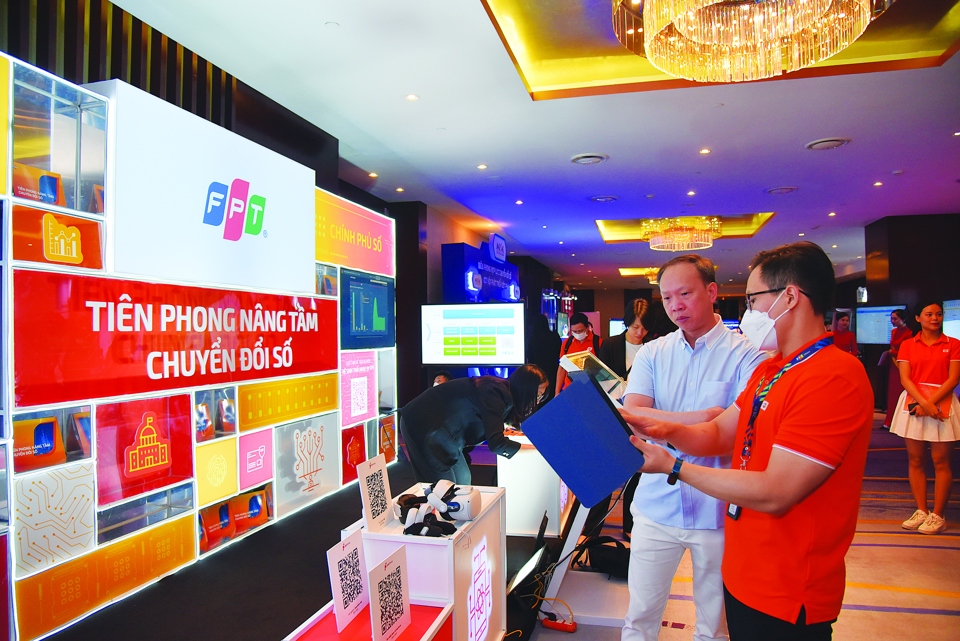 FPT's digital transformation platforms, solutions, products, and services assist the Government and localities to accelerate their digital transformation efforts. Photo: Cong Hung.