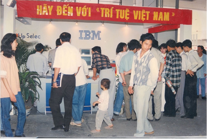 The Vietnamese Intellectual Community was launched, becoming a playground for more than 10,000 members.