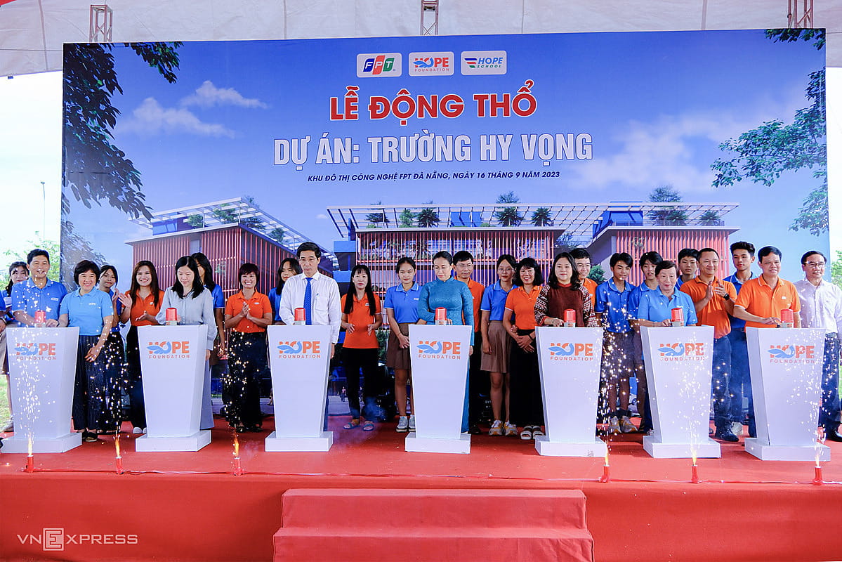 Lễ động thổ dự án Trường Hy vọng, ngày 16/9. Ảnh: Nguyễn Đông