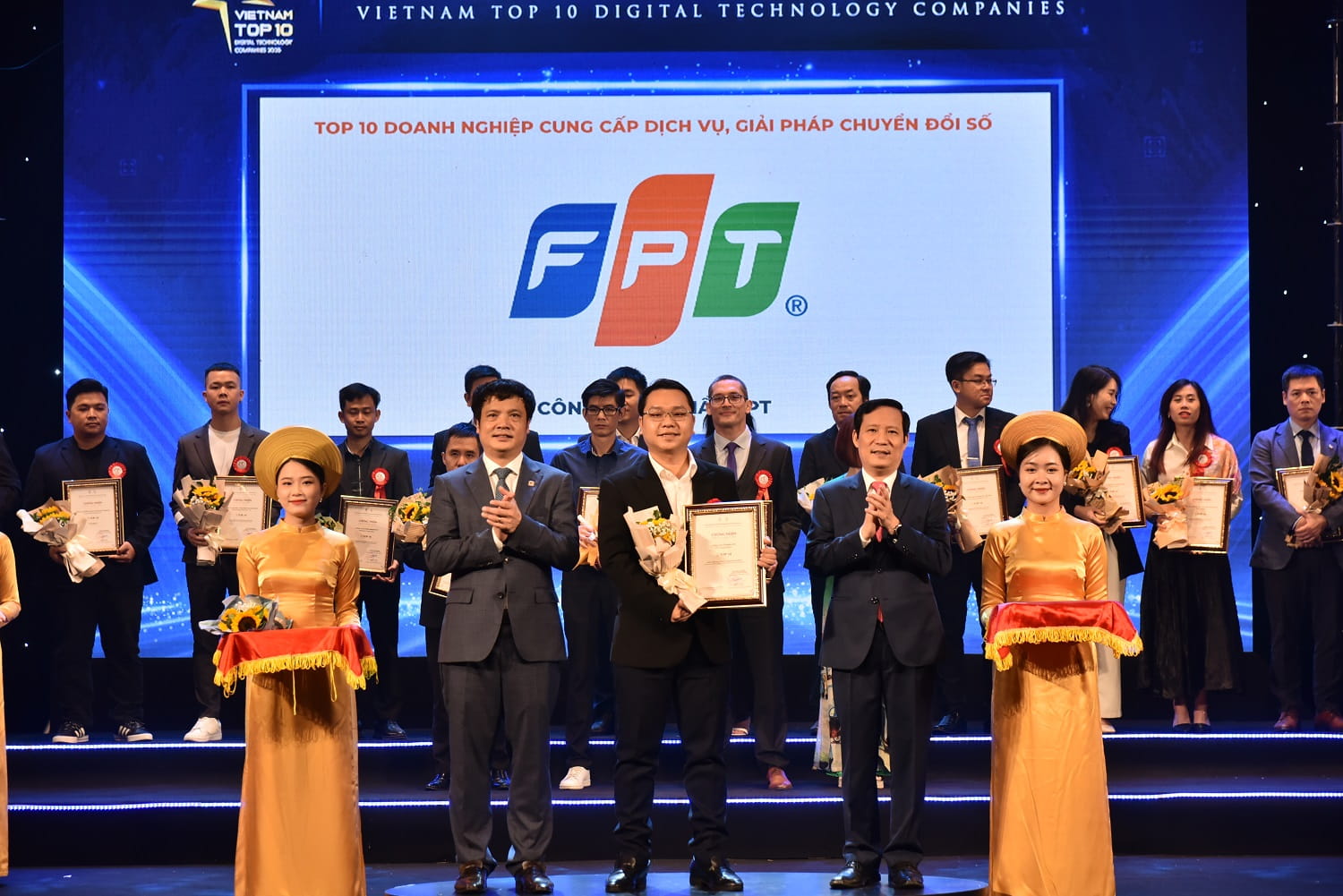 FPT một thập kỷ đứng trong Top 10 doanh nghiệp công nghệ thông tin