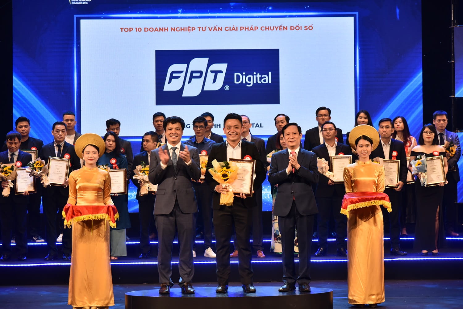 FPT Digital (Công ty thành viên của FPT) đứng trong Top 10 doanh nghiệp tư vấn giải pháp chuyển đổi số