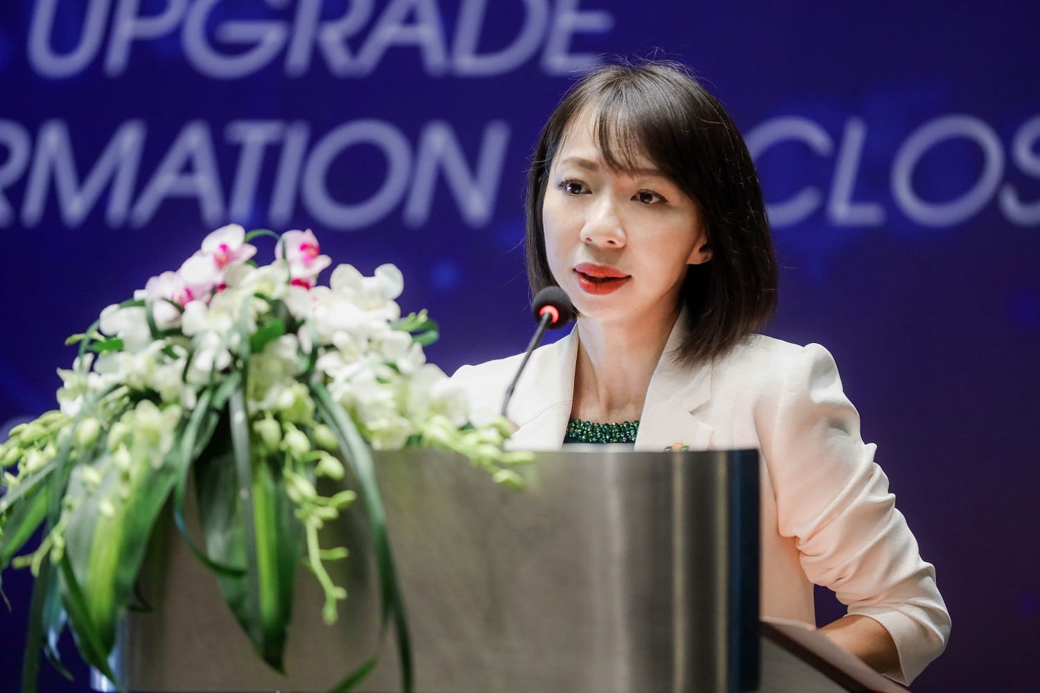 Ms. Mai Thi Lan Anh, Deputy Director of Marketing and Communications of FPT Corporation, at the seminar