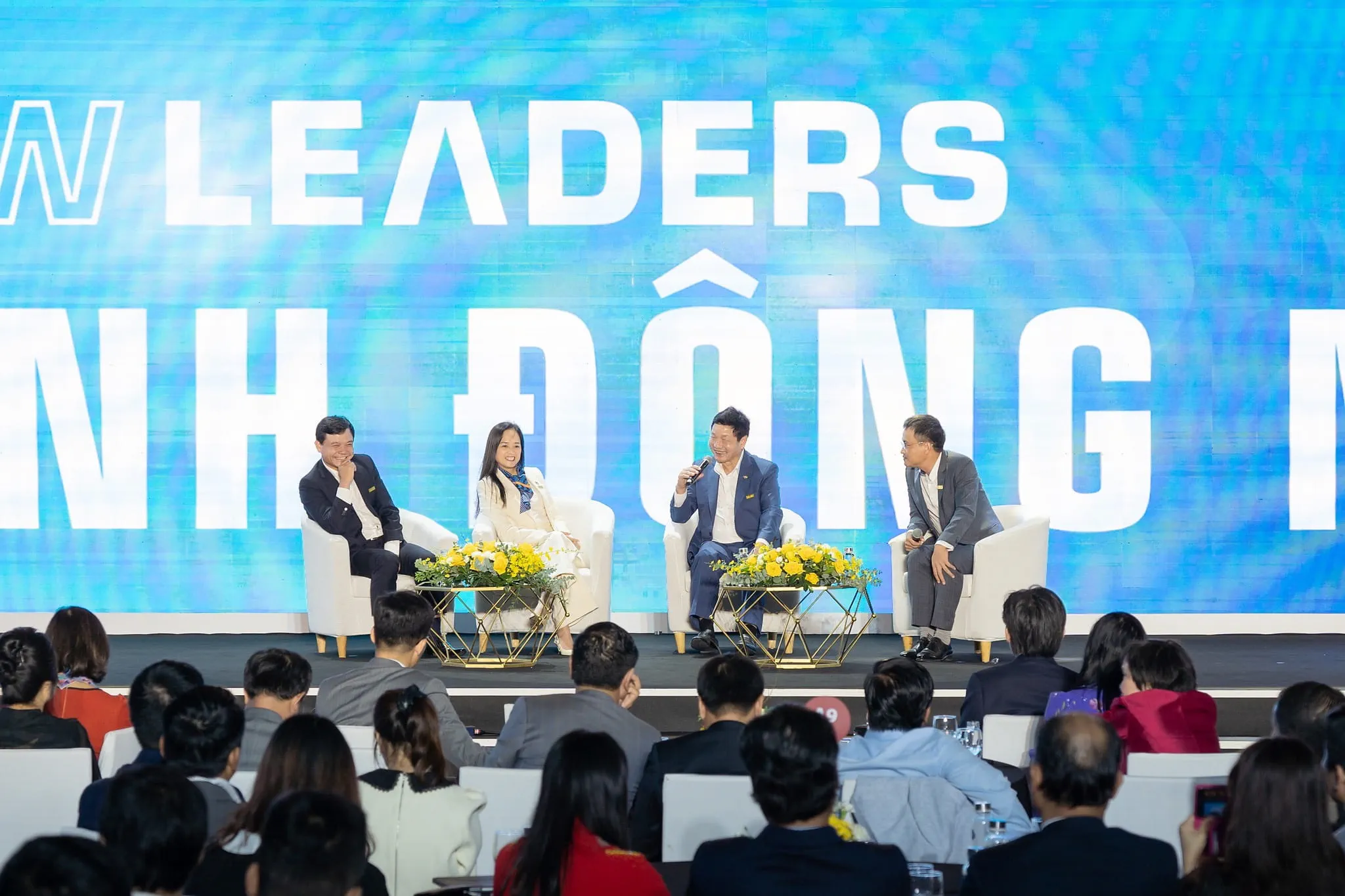 Leaders from FPT Corporation, Sunhouse Corporation, Pan Group, and others shared their views on the theme of "The New Leaders - Taking New Actions."