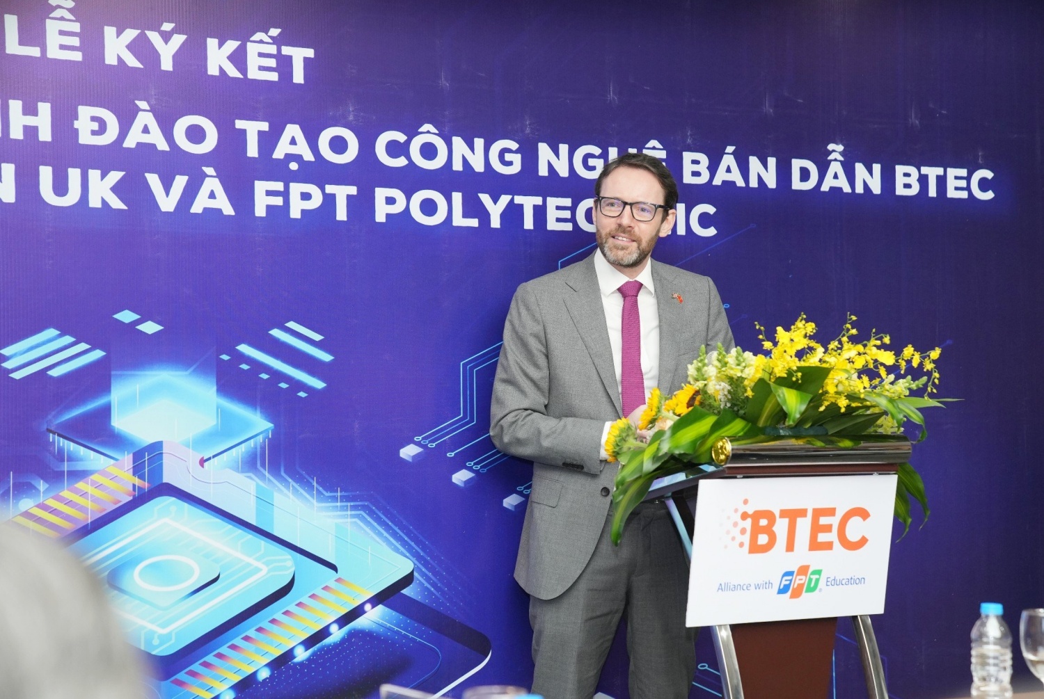 Mr. Iain Frew, UK Ambassador to Vietnam, believes that this collaboration is a milestone in the educational partnership between the two countries