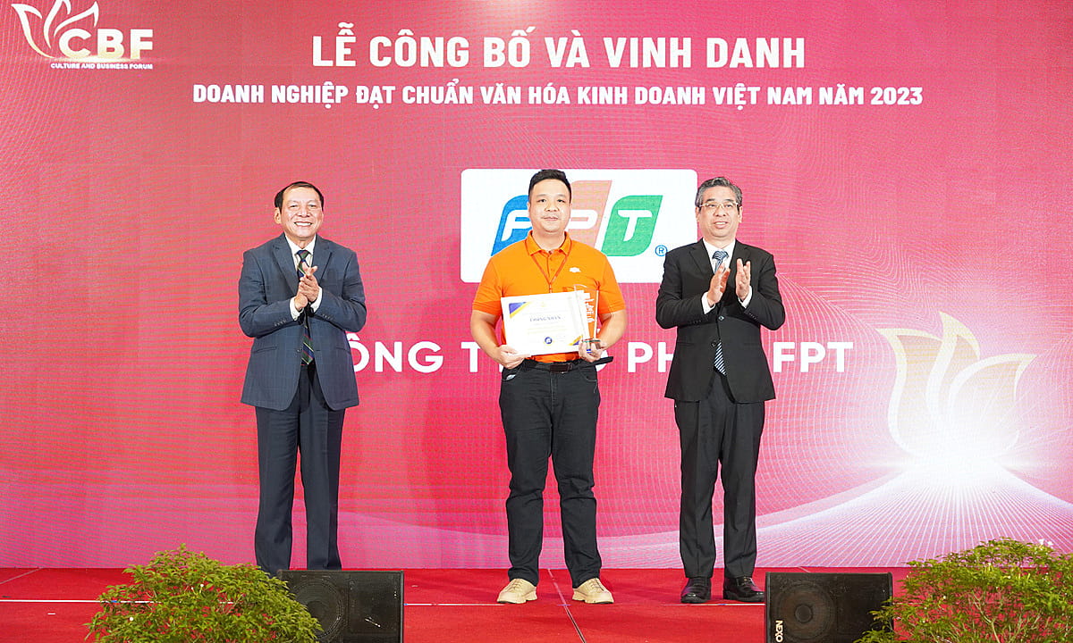 FPT representative at the Honor Ceremony
