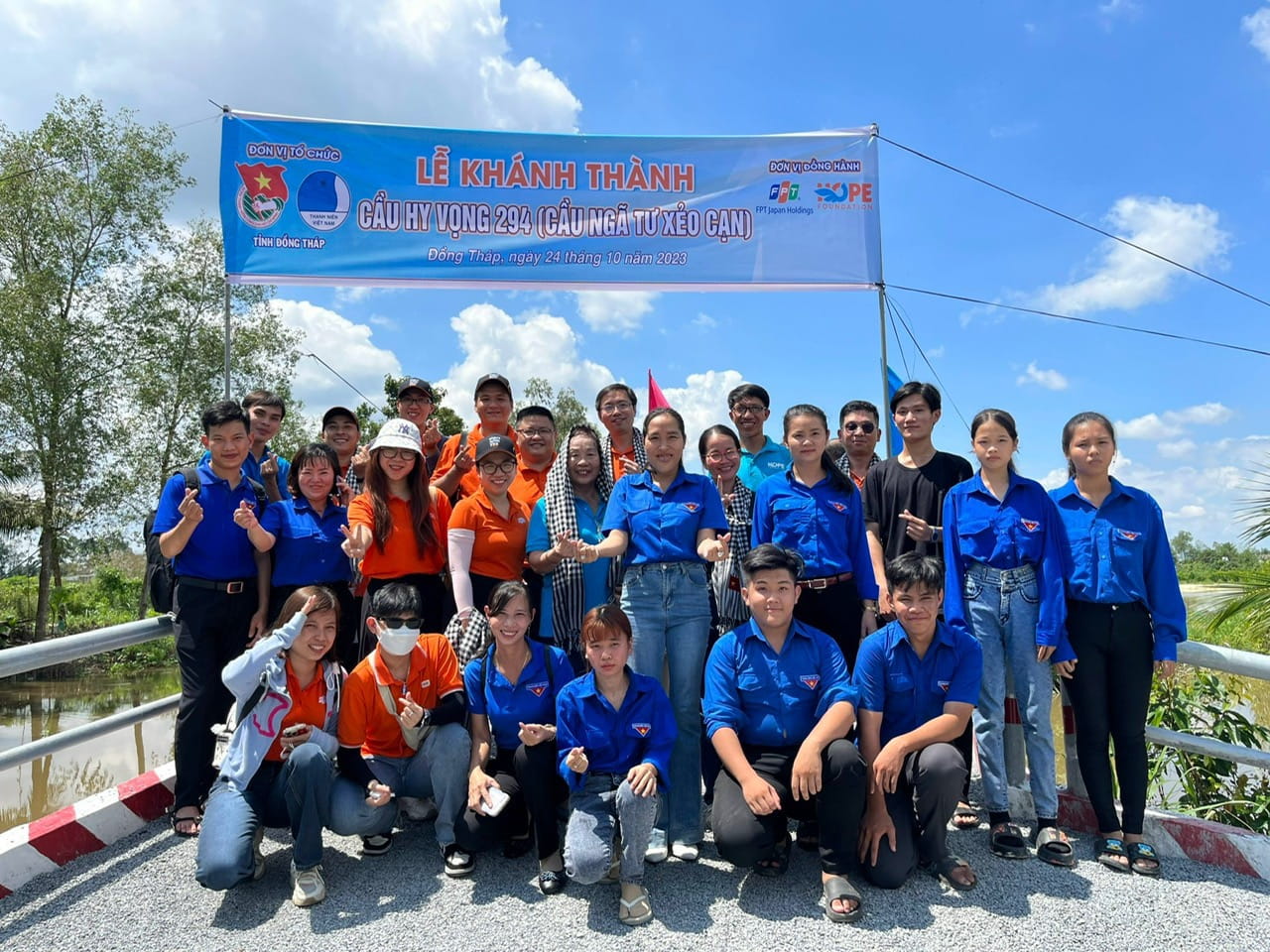 Le khanh thanh cau 294