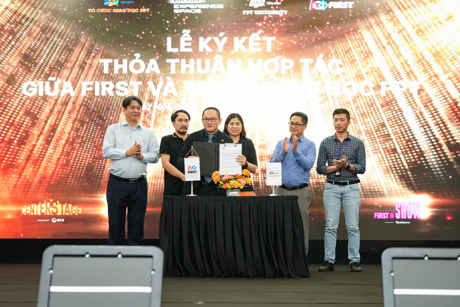 Trường Đại học FPT đã ký kết hợp tác với FIRST® (Mỹ) 