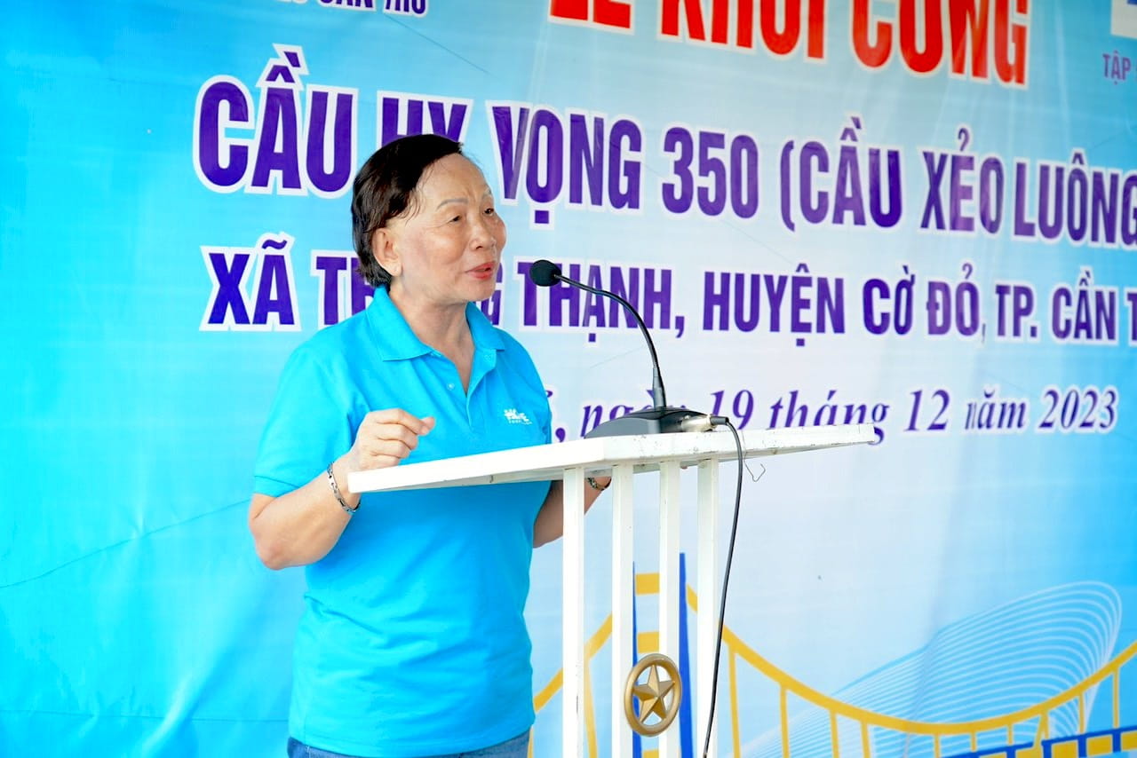Bà Trương Thanh Thanh, Chủ tịch Quỹ Hy Vọng, kiêm Giám đốc trách nhiệm Tập đoàn FPT