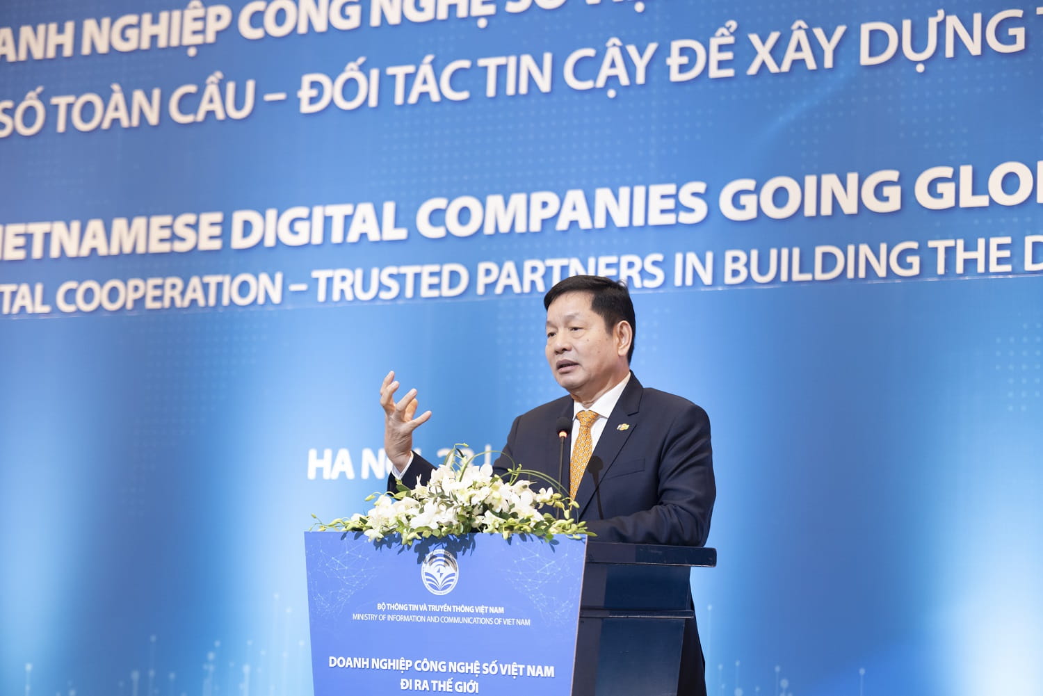 Chủ tịch HĐQT FPT chia sẻ tại Hội nghị Doanh ngiệp công nghệ số Việt Nam đi ra thế giới