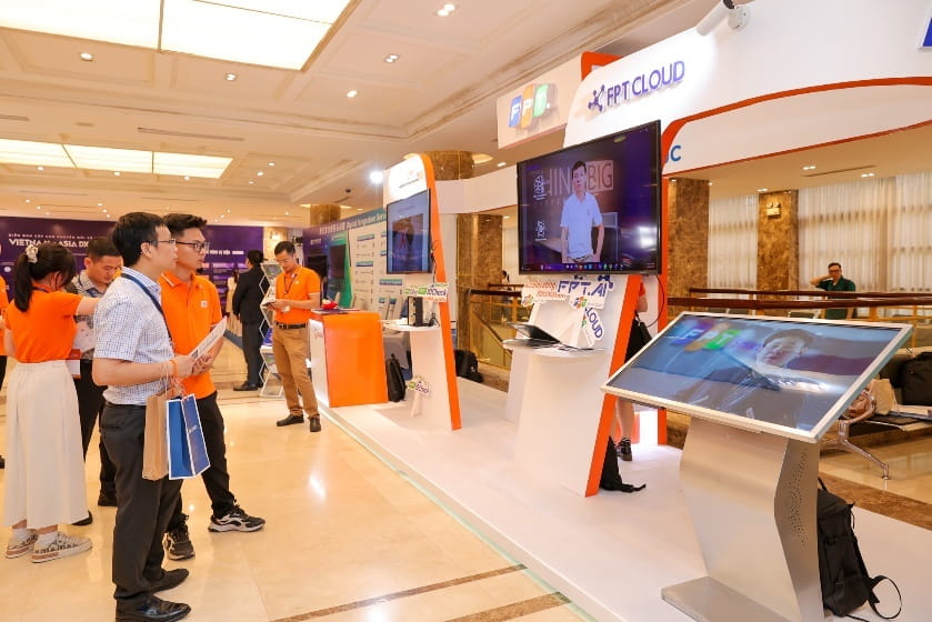 FPT trình diễn hệ sinh thái khai thác dữ liệu số tại ASIA DX Summit 2023
