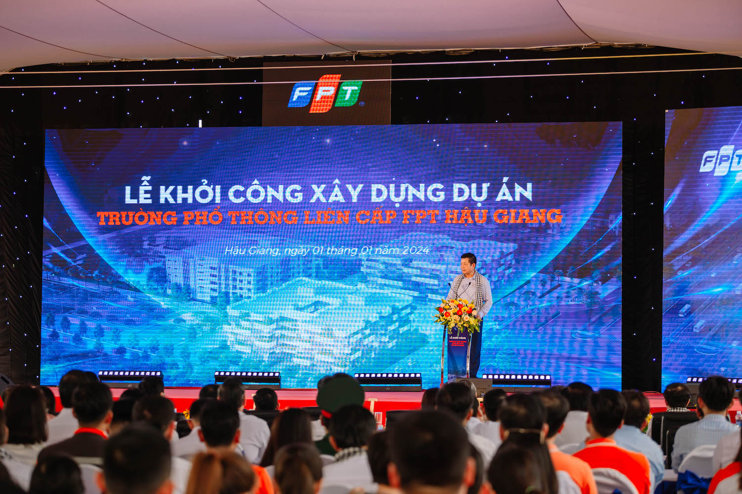 Chairman of FPT, Mr. Truong Gia Binh, has pledged that FPT Hau Giang Inter-Level School would emerge as a trailblazer in science and technology education for students