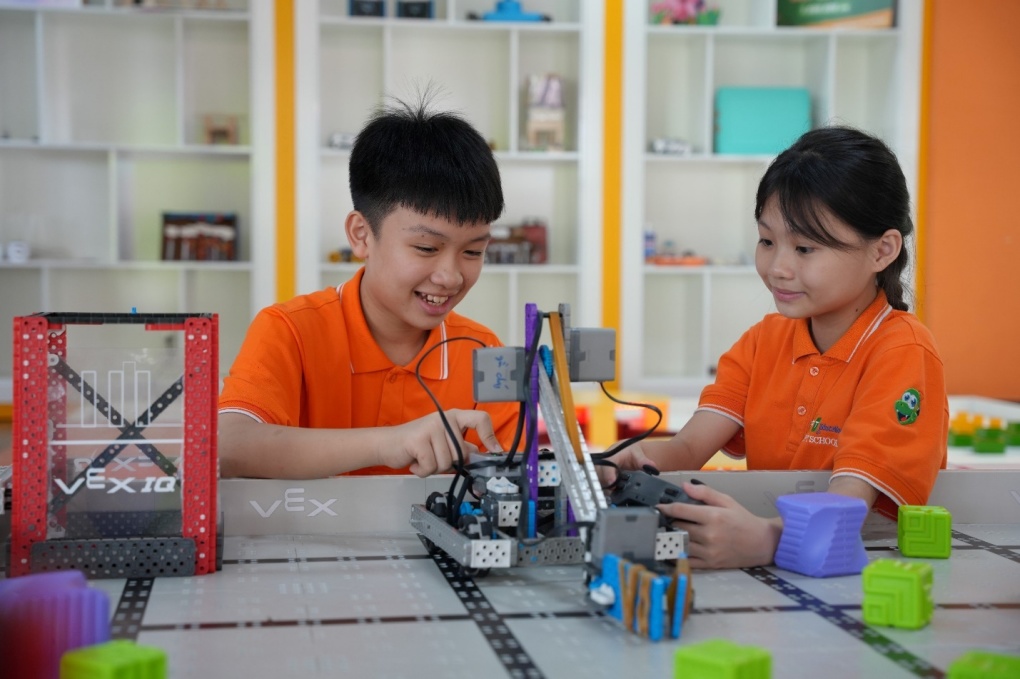 Học sinh FPT Schools đại diện Việt Nam tham dự giải robot quốc tế