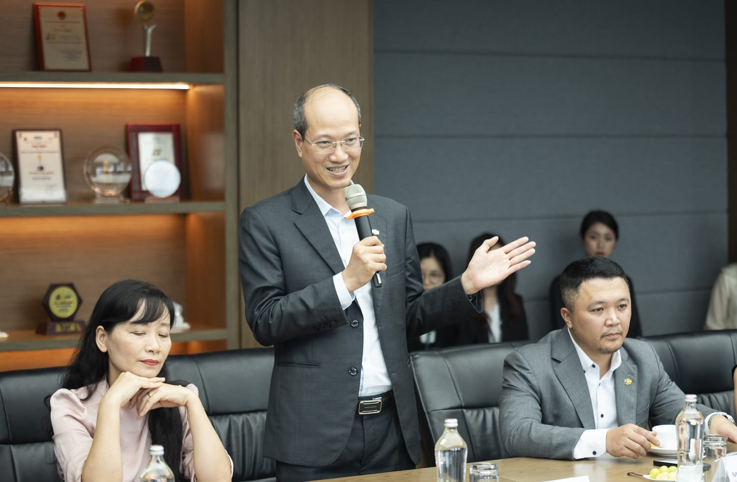 Ông Nguyễn Thế Phương, Phó Tổng Giám đốc Tập đoàn FPT chia sẻ tại sự kiện