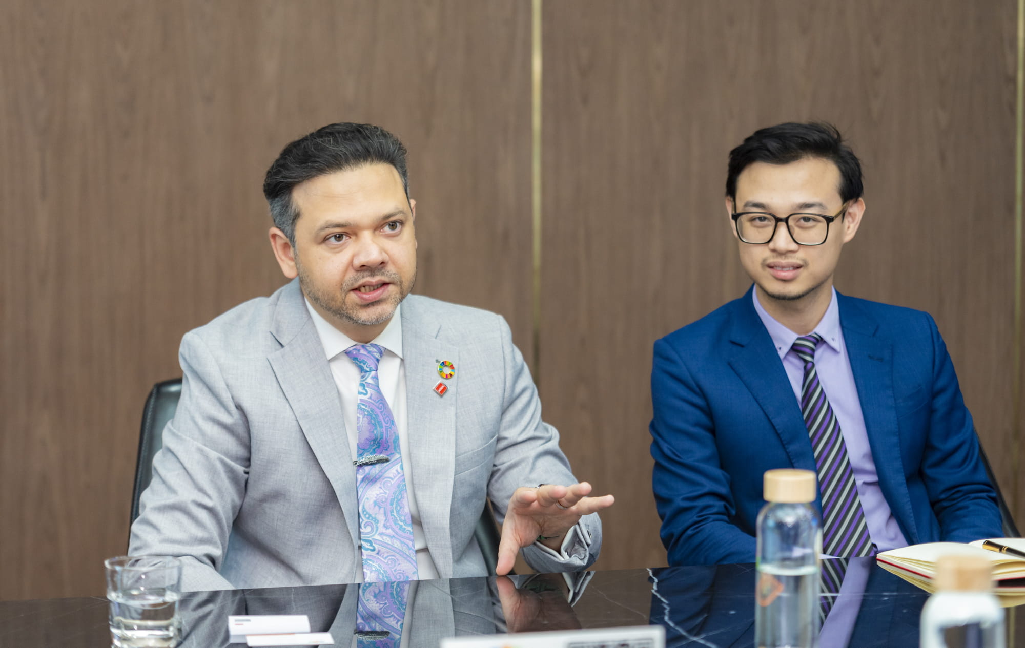 Mr. Pulkit Abrol (left), ACCA Asia-Pacific Regional Director, at the meeting