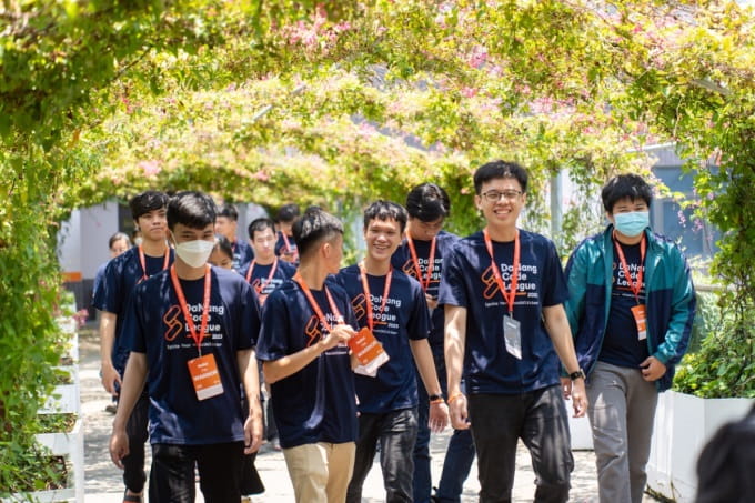 Da Nang Code League 2023 contestants participate in the contest at FPT Software's CodeCation F-Complex Da Nang Campus (Photo: FPT Software)