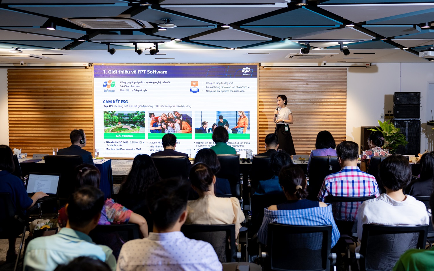 Overview of the Workshop "Artificial Intelligence: Job Prospects and Challenges for Female Employees and Leaders in Private Sector"