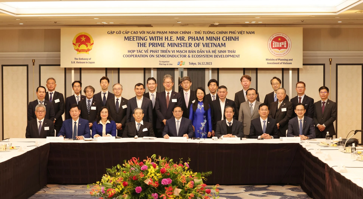 Thủ tướng Phạm Minh Chính làm việc với đại diện 10 tập đoàn hàng đầu về vi mạch và chíp bán dẫn của Nhật Bản.
