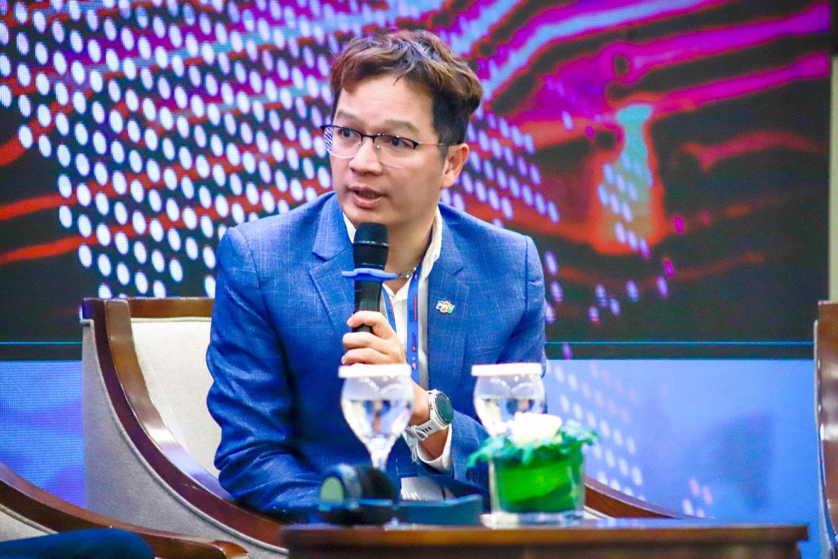 Mr. Tran Dang Hoa - Chairman of FPT IS and FPT Semiconductor - spoke at the event.