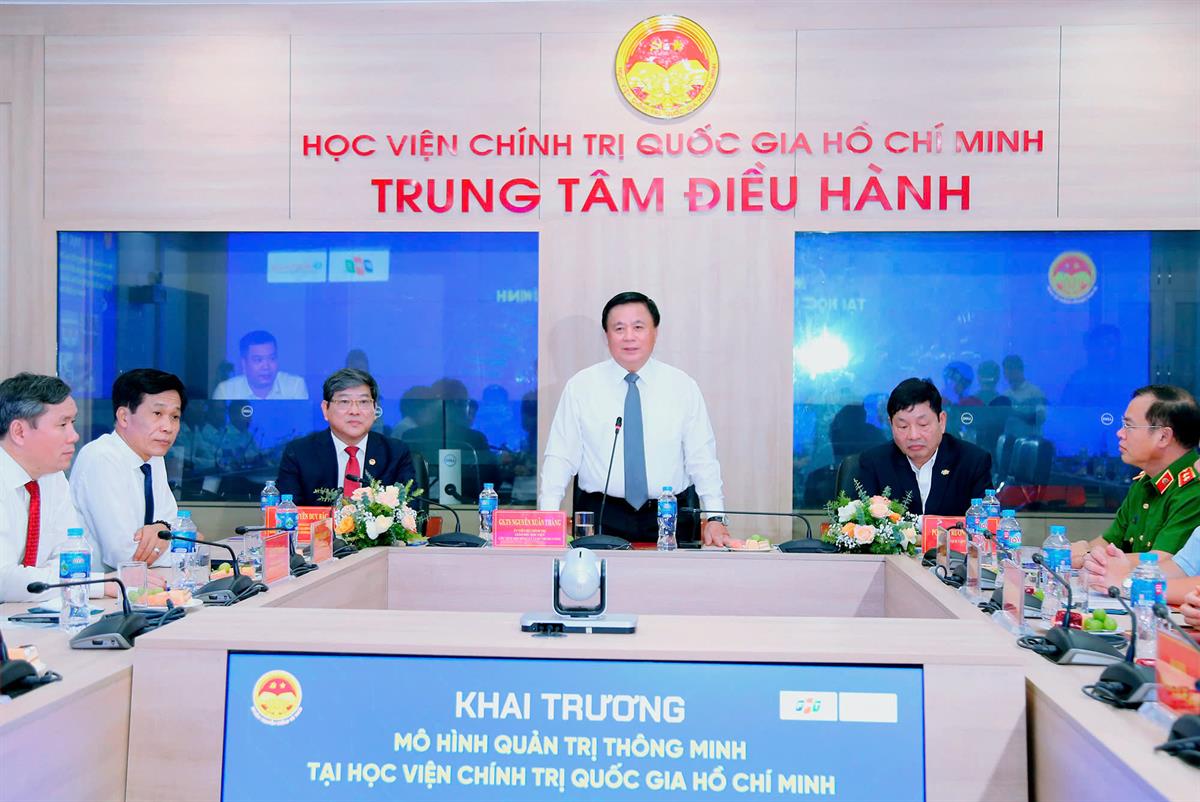 Prof. Dr. Nguyen Xuan Thang, Politburo member, Director of the HCMA, and Chairman of the Central Theoretical Council, delivered a speech at the opening ceremony.