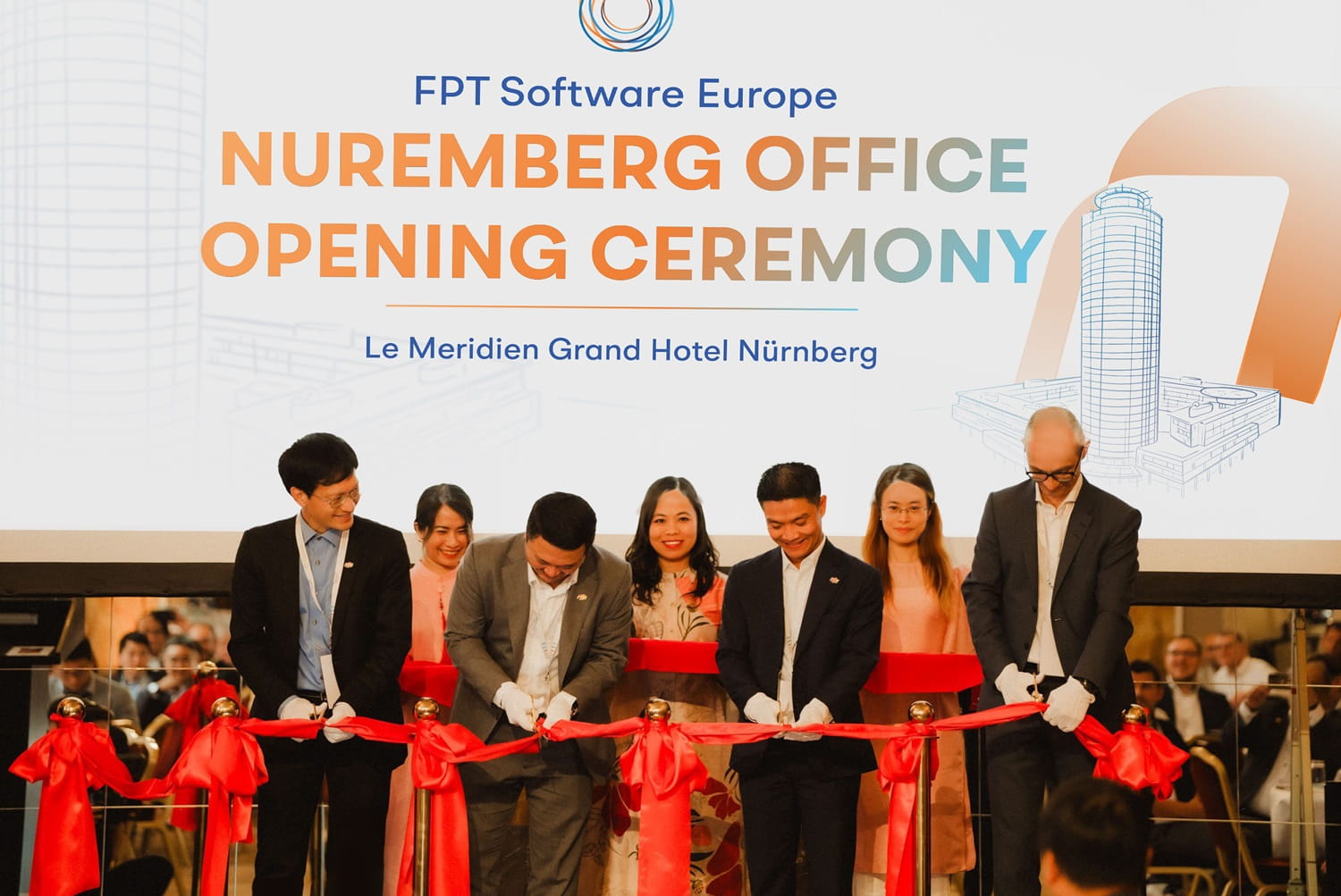 Buổi khai trương văn phòng được tổ chức trong khuôn khổ Diễn đàn Công nghệ Nuremberg tại Đức