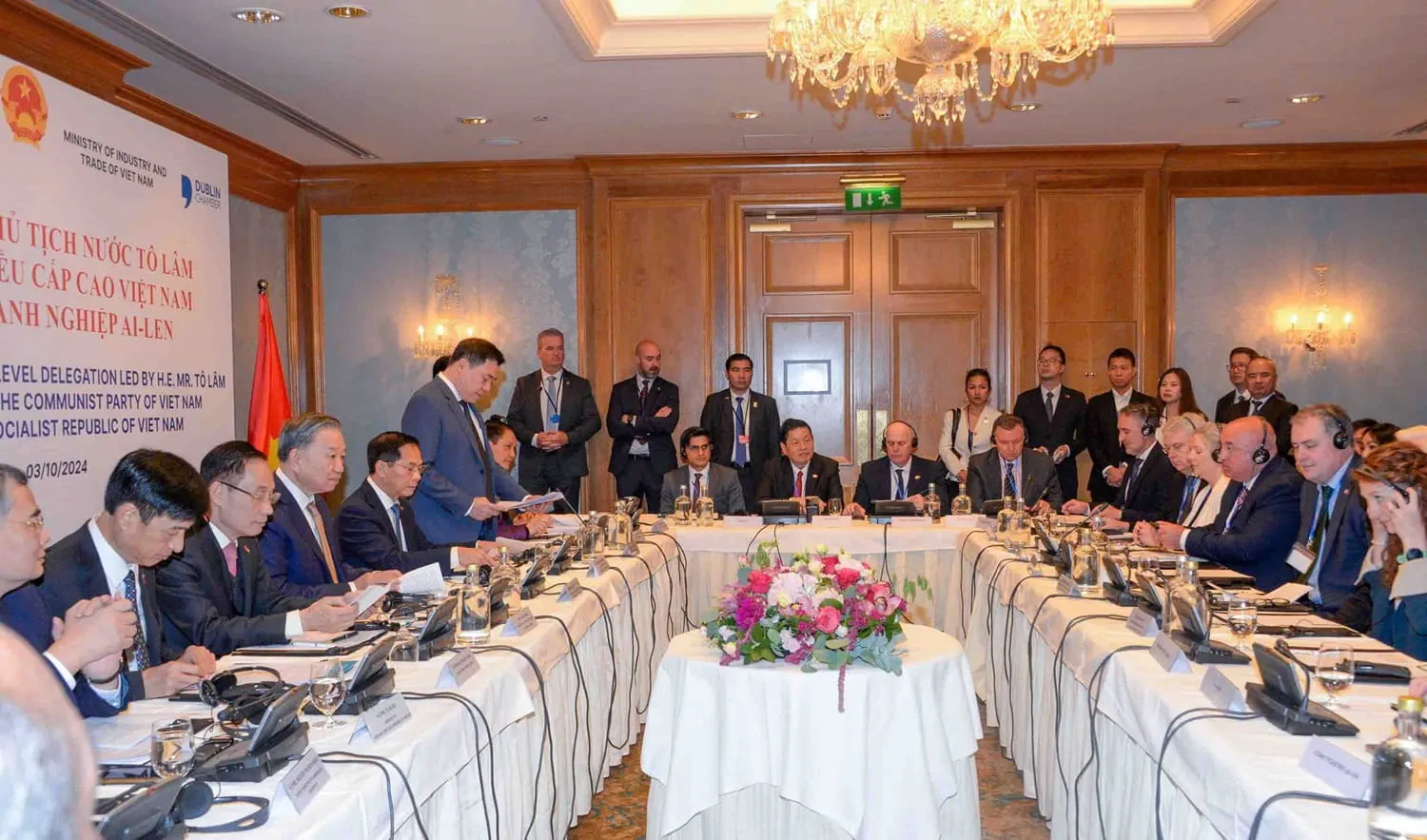 The event where General Secretary and President To Lam and the high-ranking delegation of Vietnam met with Irish businesses_photo source: Nguyen Hong