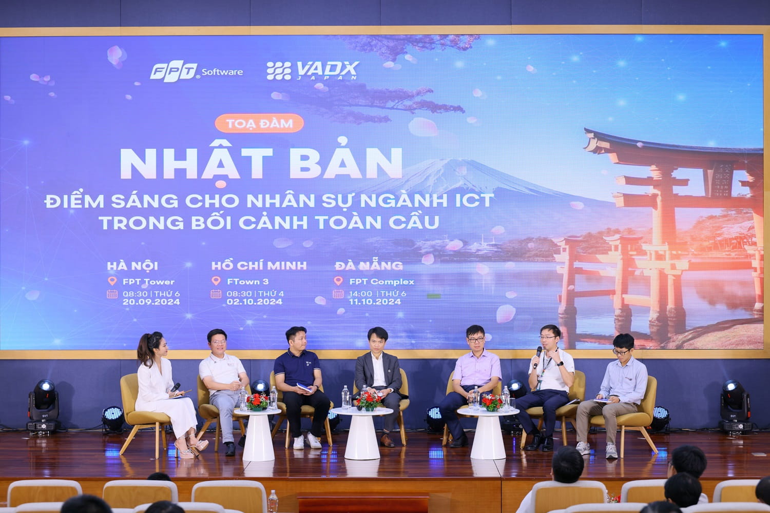 Seminar "Japan: A bright spot for ICT talent in the global context" in Hanoi.