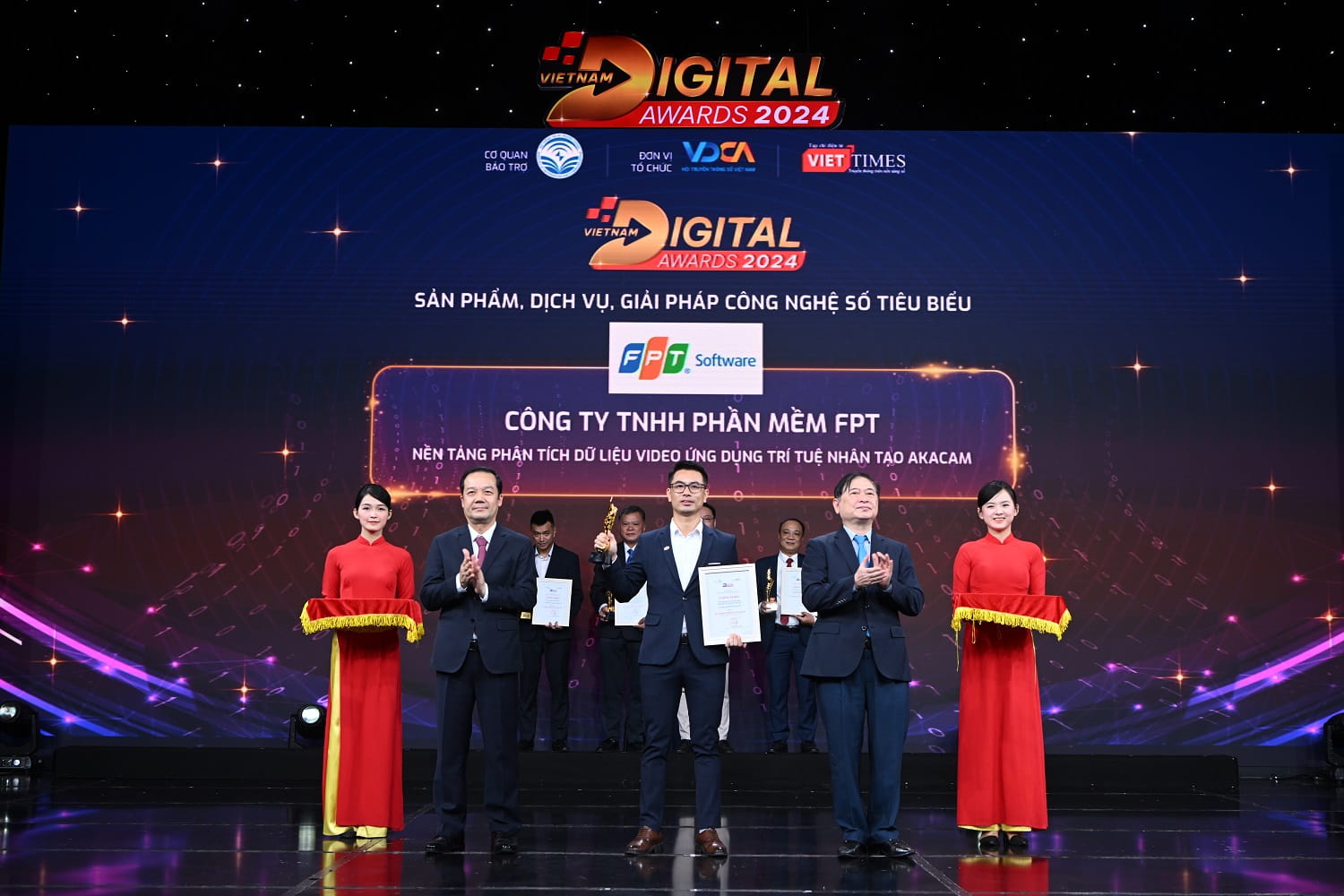 Nền tảng phân tích dữ liệu video ứng dụng trí tuệ nhân tạo – akaCam được vinh danh ở hạng mục hạng mục Sản phẩm dịch vụ giải pháp công nghệ số tiêu biểu