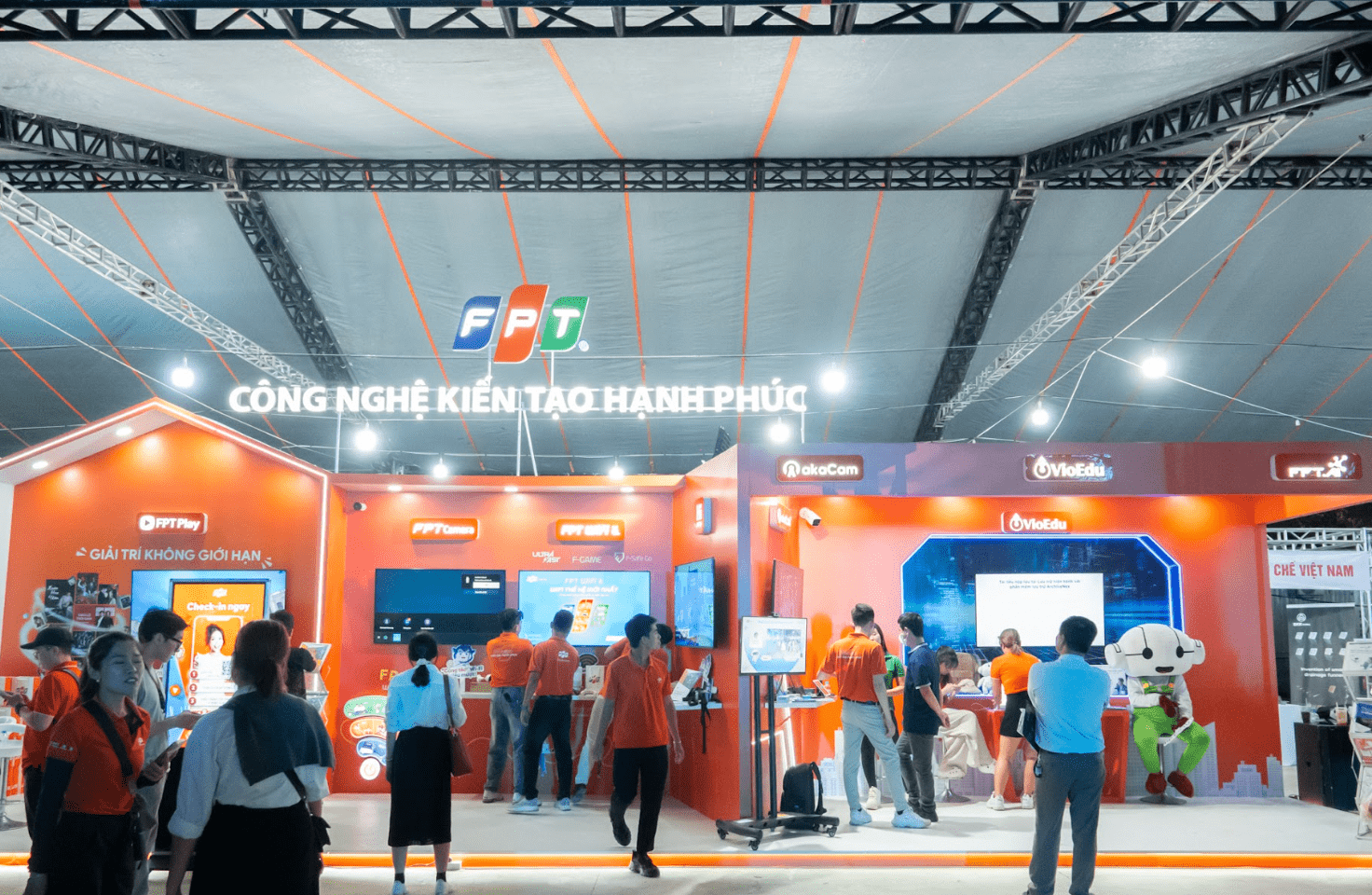 FPT showcased its exceptional technology ecosystem at TDIF under the theme "Tech Creates Joy."