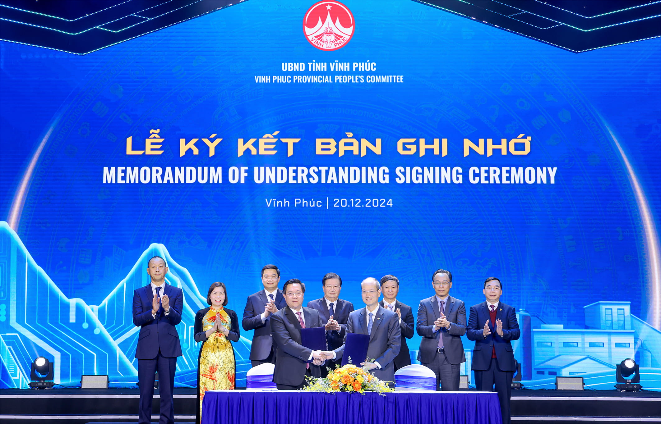 Nghi thức ký kết thỏa thuận hợp tác giữa Tập đoàn FPT và UBND tỉnh Vĩnh Phúc