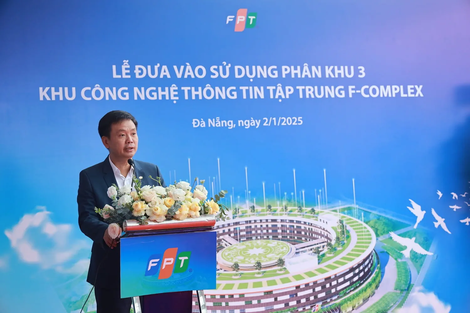 Mr. Pham Minh Tuan - Executive Vice President of FPT Corporation - spoke at the ceremony