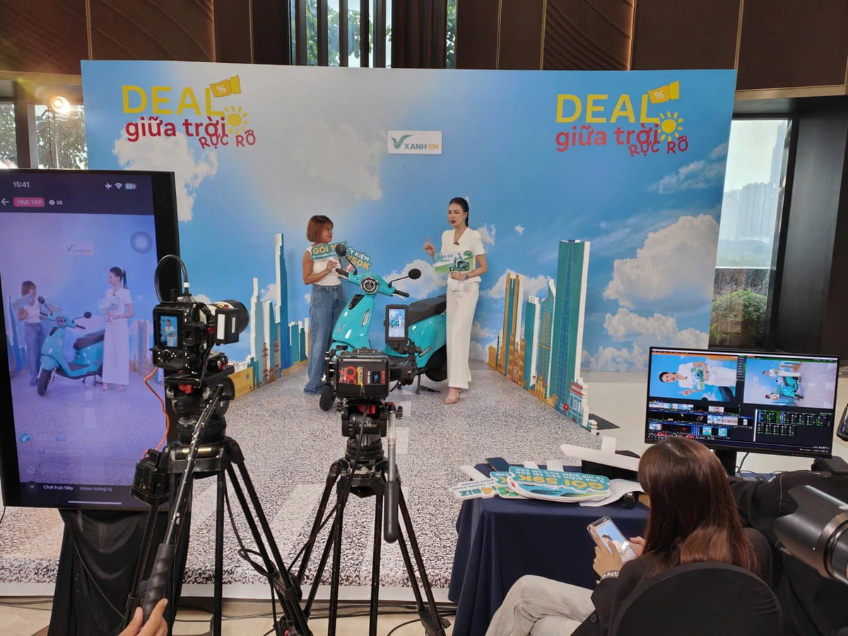 Livestreams are being maximized for online sales – Photo: Tuổi Trẻ Online